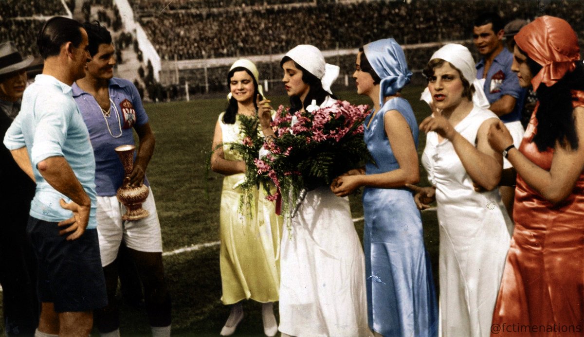 FOTOS HISTORICAS O CHULAS DE FUTBOL - Página 17 EME1MMuXUAEIfYk?format=jpg&name=medium
