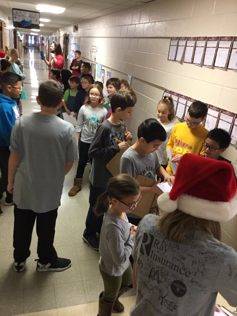 schmeahly's tweet photo. Steahly Homeroom shopping is underway! @RidgewoodES  thank you 5th Grade! https://t.co/5vWihCzmFA