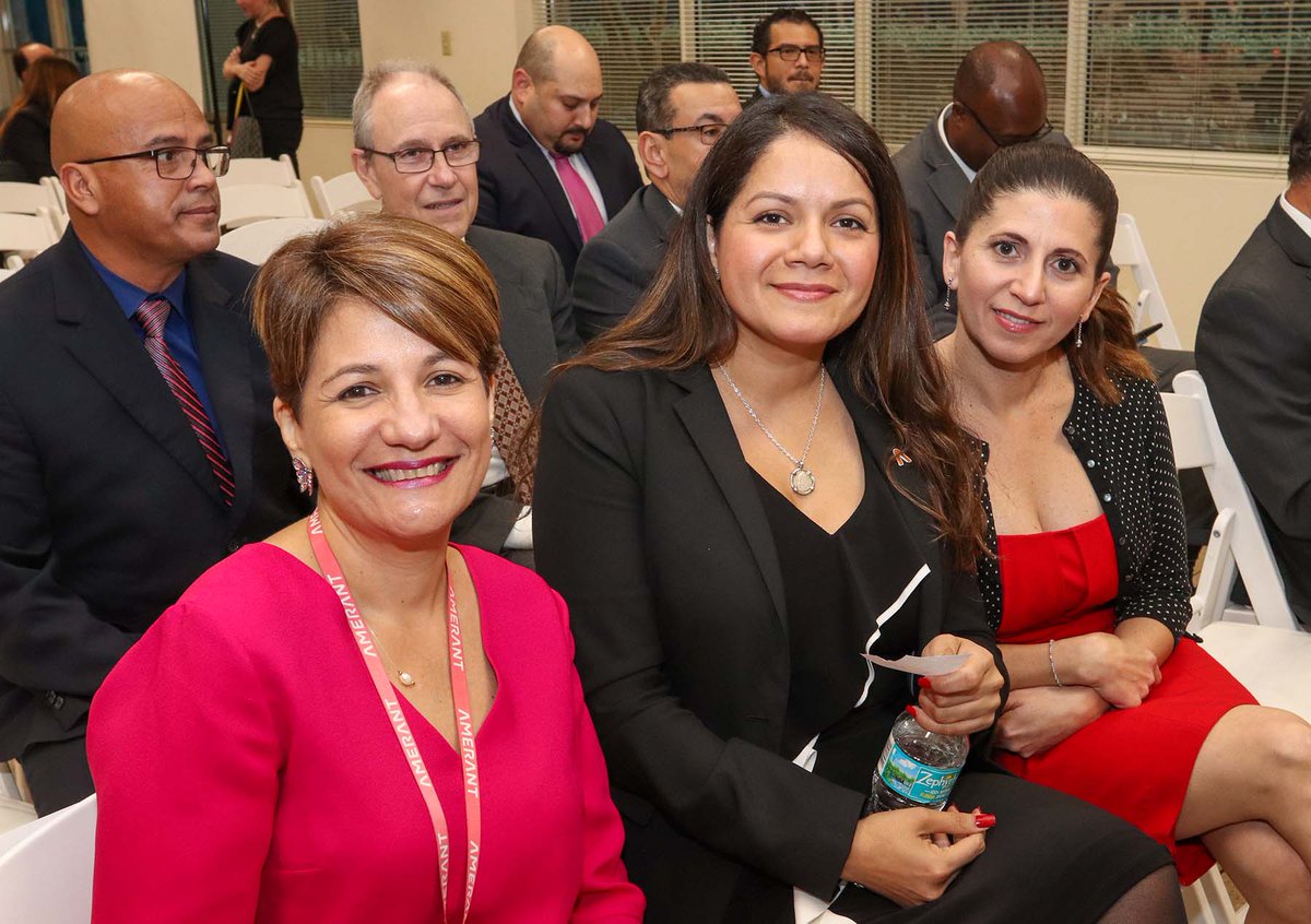 AmerantBank's tweet photo. This week, Amerant held a #PinCeremony to honor our employees celebrating service anniversaries! 👏 It was a wonderful evening commemorating our #AmerantFamily. #MeantForYou #PinCeremony https://t.co/mSWiKsZ2qo