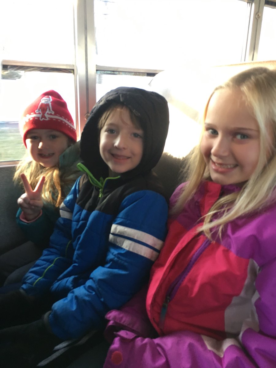 MrsLPeers's tweet photo. Wheels on the bus go round and round 🚌! Off to the IMAX and the Polar Express!! 🚊🔔🎅❄️ https://t.co/tH2V6sWFOS