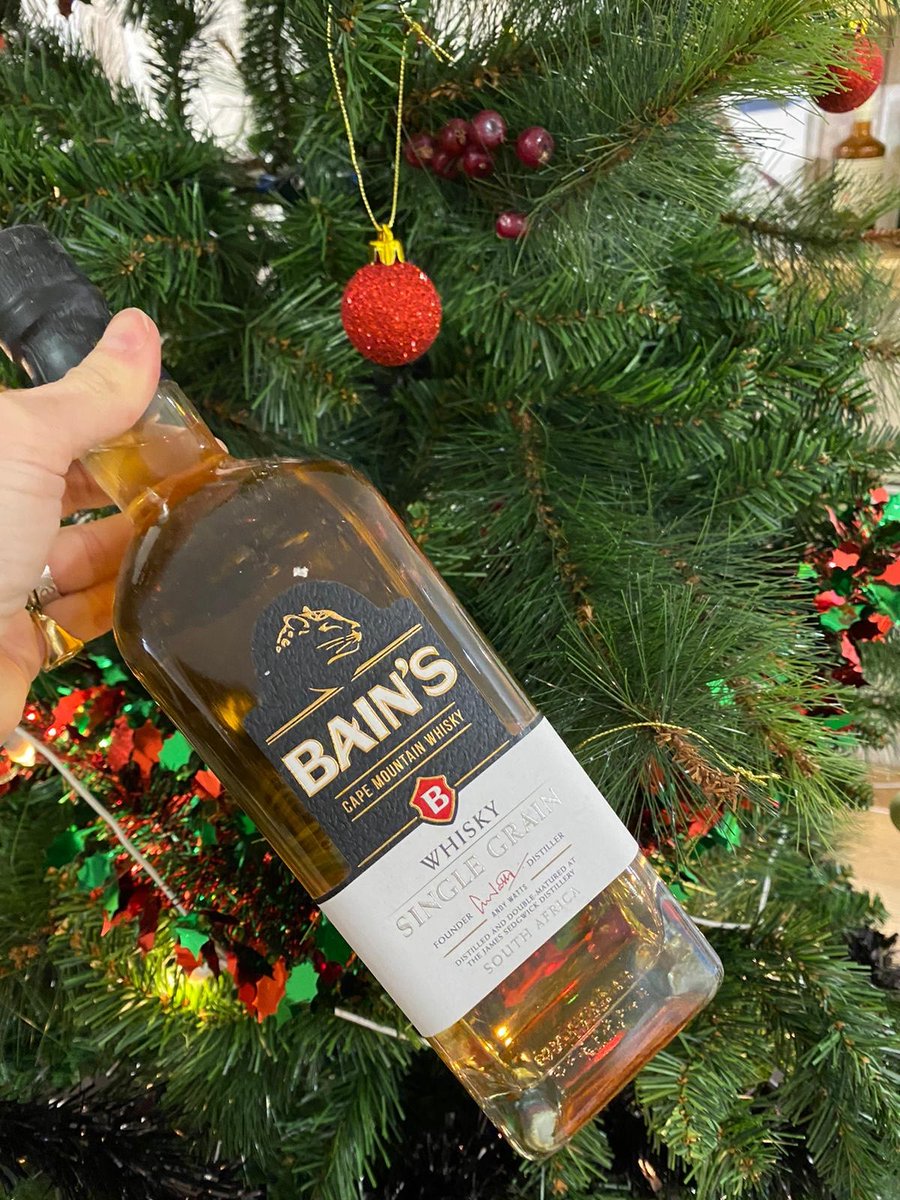 Clementinecom's tweet photo. 💫 It's #CompetitionTime!

To #win this bottle of South African Whisky🥃, follow @Clementinecom, #retweet and #like this post and tag one of your friends you'd like to share that bottle with!

https://t.co/G5qxizqoPX

Winner drawn first Tuesday of the new year!
Good luck!🍀 https://t.co/Kv9m1I8Uje
