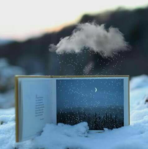 الى تلك الامنيات الَّتي نرسمهَا لحياتنَا,وندثرُهَا بِغمامِ الفرحِ, أضيئي ❄️🌧