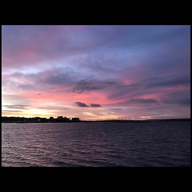 soberfishie's tweet photo. Today’s beautiful sunrise ☀️
.
.
#nofilter
#dawnatdawn
.
.
#sober #sobriety #soberfish #soberlife #soberdom #recovery #recoveryisworthit #lifestyle #ukblog #ukblogger #lifestyleblogger #motivation #selflove #wednesdayinspiration #wednesday #wednesdaymo… https://t.co/rvWDjDiIJx https://t.co/CetXUfEbpW
