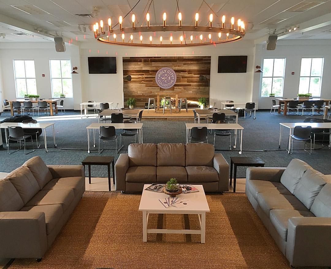 coworksapp's tweet photo. Looking for #designinspiration for your #coworkingspace? Check out @holycitycollect's space with their built-in stage and easily configurable furnishings. #designgoals #readytohost #flexibilityiskey https://t.co/MA5fZAaqpi