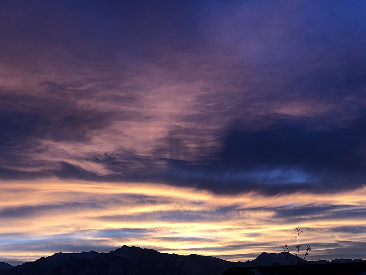 kelandren3's tweet photo. The sunrise is so beautiful this morning!!! #utweather https://t.co/sXvV5B8pRj
