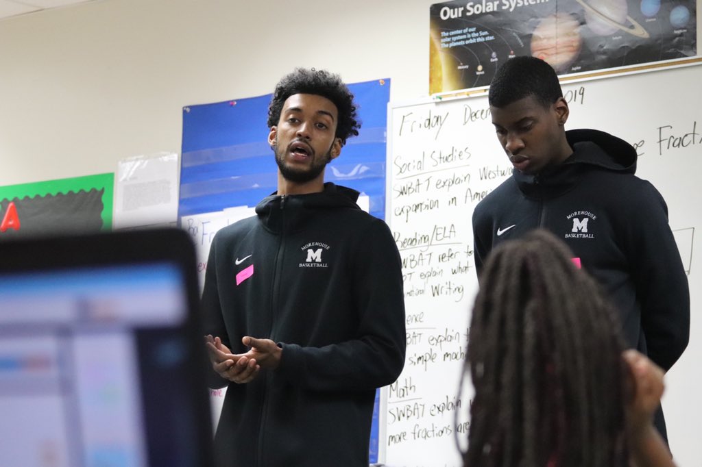 Morehouse_SAAC's tweet photo. Community Engagement🚨: #MHCSAAC spent 3hrs engaging Dunbar elementary students on the importance of good behavior and academic excellence on career opportunities.
@MorehouseMBB also helped students with their career projects.
#MorehouseServes @ProfThomas #MaroonTigers https://t.co/mx5dWPqQ1W