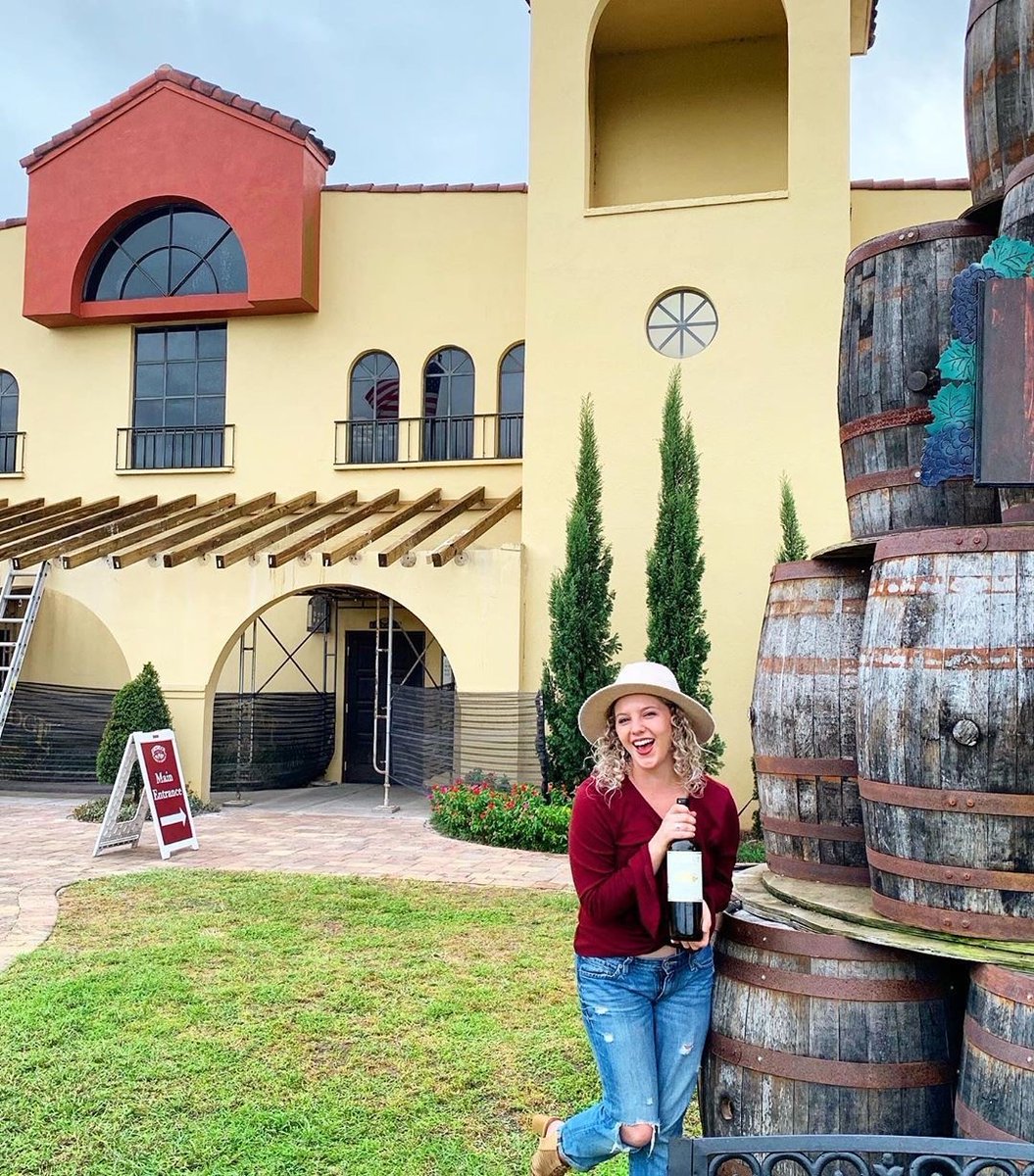 visitlakefl's tweet photo. Still looking for the perfect holiday gift? Check out our blog with some unique gift ideas from #RealFloridaRealClose. #LoveFL 

📍@LakeridgeWinery 
📸: IG @shannonsbarry

https://t.co/FQ01Mri6F1 https://t.co/wDzLMfVlel