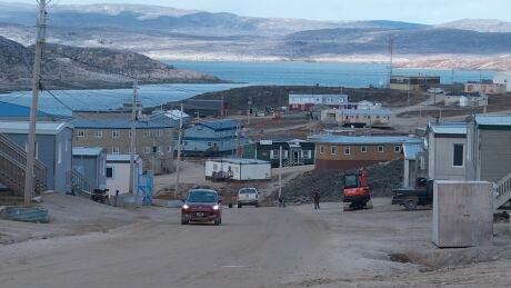 CBCNorth's tweet photo. Cape Dorset votes to revert to a traditional name — Kinngait https://t.co/zCKi60aAuj https://t.co/vw9eqLMpoP