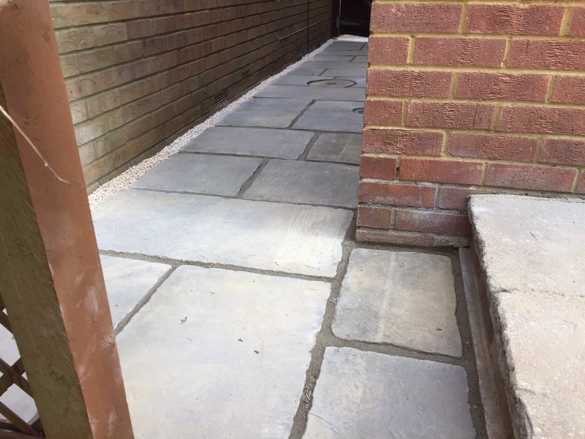 home_improvers's tweet photo. A small alley way we paved earlier in the year. We have a multi skilled team, that offer a range of trades. We are not afraid of a little hard work. #paving #pointing #homeimproving #thehomeimprovers #hardgraft https://t.co/CZJvJpndo8
