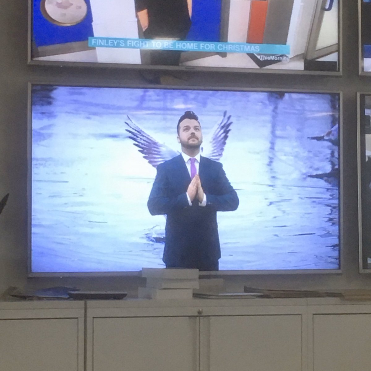 We don’t deserve <a href="/Ross_Hutchinson/">Ross Hutchinson</a> &amp; his daily beneficence 😇