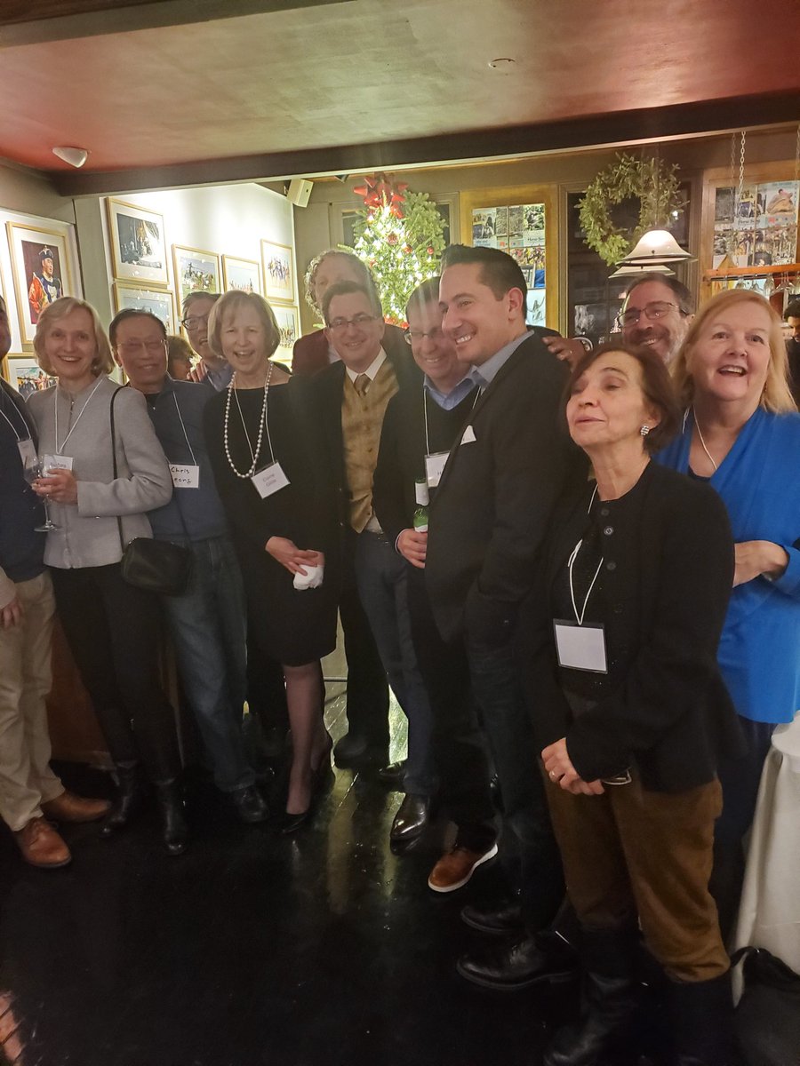 TheNYAngels's tweet image. Happy Holidays from @TheNYAngels to all the wonderful investors and entrpreneurs in our community. Great to see many of you at our holiday party at @SOI128