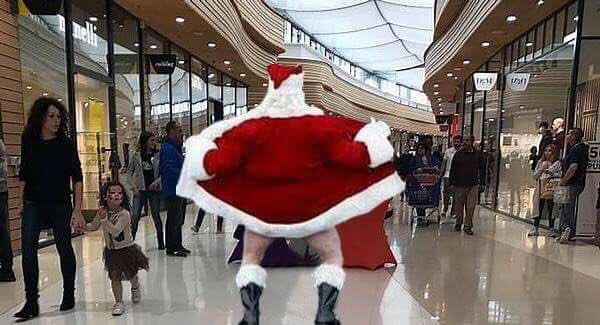 Lille : Il se déguise en père Noël et sème la panique en montrant son sexe dans la galerie marchande.