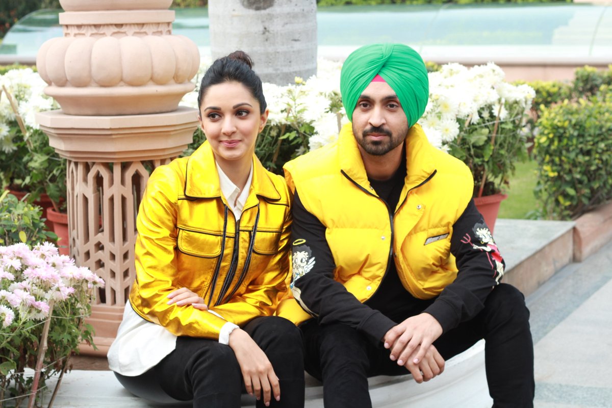 inextlive's tweet photo. #GoodNewwz star cast @akshaykumar #KareenaKapoor @advani_kiara &amp; @diljitdosanjh in New Delhi to promote their upcoming movie. #BollywoodStars #BollywoodCelebs https://t.co/9g60OiWKNg