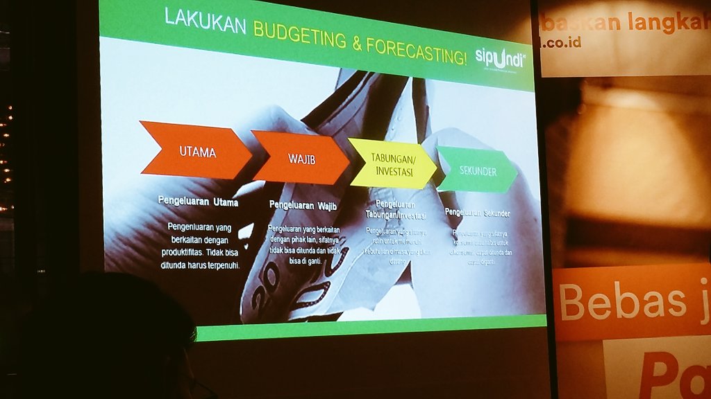 nurdyans_echo's tweet photo. Melakukan Budgeting &amp; Forecasting adalah salah 1 cara utk mengatur keuangan kita sesuai dg kebutuhan &amp; prioritas

@fwd_id @kompasiana #FWDBebasBerbagi #BebaskanLangkah #Kompasiananangkring https://t.co/C8VlrmwrwC