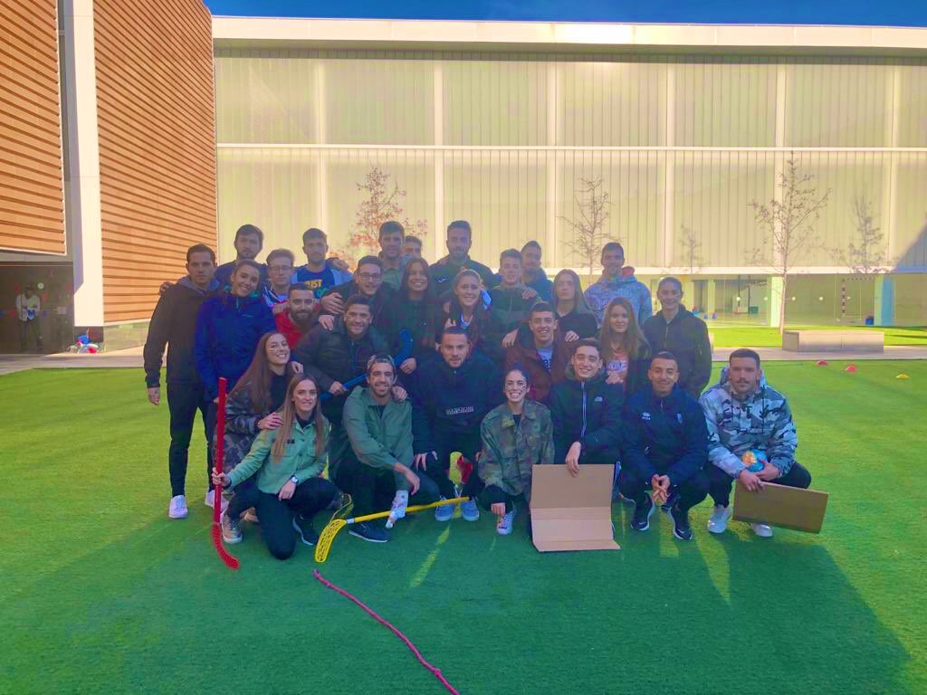 JMoralBravo's tweet photo. P.E TEAM💪🏽 Gracia a todos y cada uno de vosotros por el tiempo que hemos pasado juntos, grandísima la experiencia vivida y grandísimos los recuerdos que me llevo!! En especial a los regalos en forma de personas que me ha dado este cuatri!✨ #ContenidosReto7 https://t.co/ooo0DwQ8iG