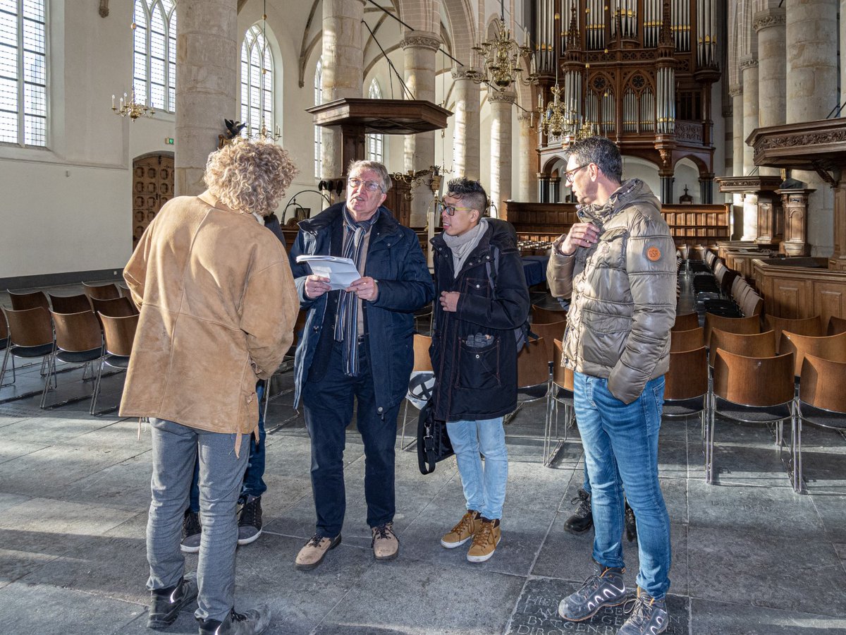 Bij het bezoek aan de Grote Kerk in Naarden ging ook Jacko Engee van het ministerie van OCW voor een dagje met de studenten van de NCE-opleiding Professional Restauratie mee. Hij kreeg een concreet beeld waar het NCE het en de studenten het voor doen. ow.ly/5EHM50xCYLW