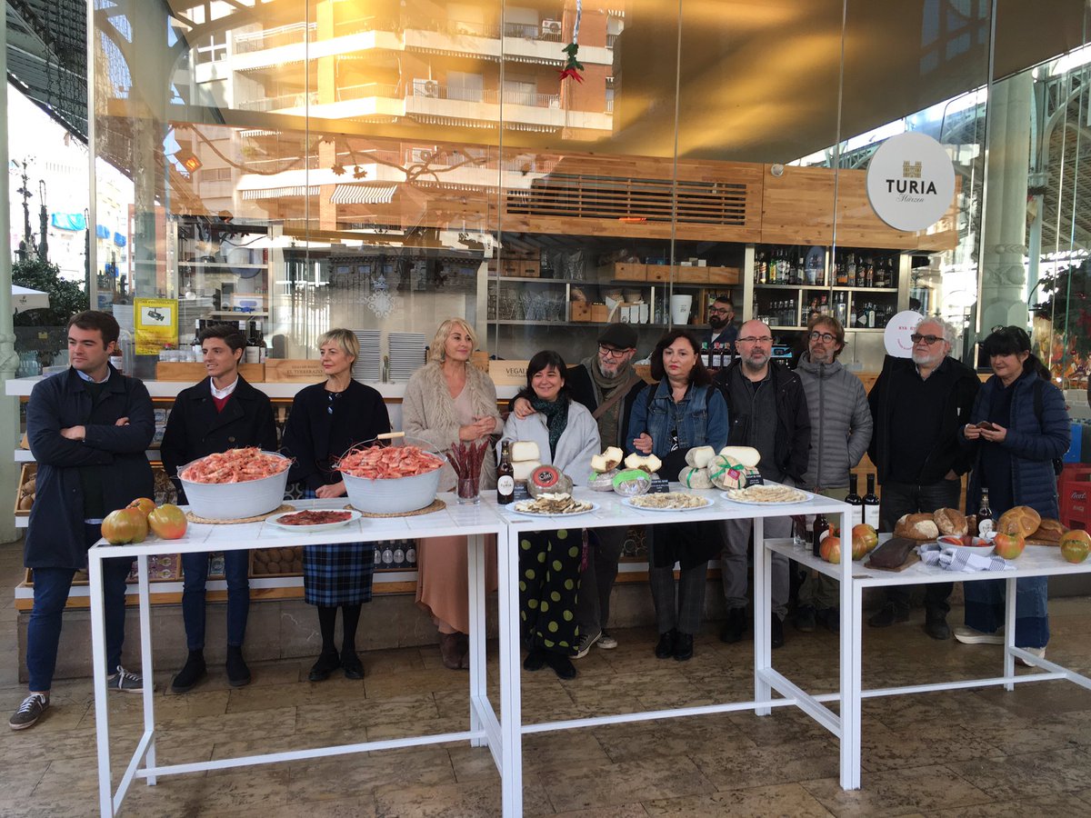 DissenyCV (@dissenycv) on Twitter photo El español Micub reúne a varios diseñadores esta mañana en <a href="/MercadoColonVLC/">Mercado Colón</a> CC: <a href="/DesignVLC/">Associació València Capital del Disseny</a> <a href="/ADCV_com/">ADCV</a> <a href="/APIValencia/">APIV</a> <a href="/CDICV/">CDICV</a> <a href="/CervezaTuria/">Cerveza Turia</a> #diseno #Valencia El español Micub reúne a varios diseñadores esta mañana en <a href="/MercadoColonVLC/">Mercado Colón</a> CC: <a href="/DesignVLC/">Associació València Capital del Disseny</a> <a href="/ADCV_com/">ADCV</a> <a href="/APIValencia/">APIV</a> <a href="/CDICV/">CDICV</a> <a href="/CervezaTuria/">Cerveza Turia</a> #diseno #Valencia