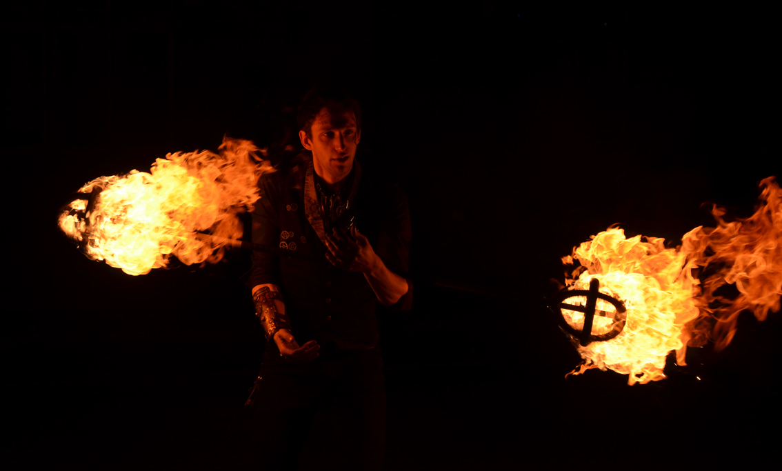 Wintervoenk d'Hiver : des animations de feu spectaculaires / spectaculaire vuuracts.
20.12.2019 - 18>22h - Place Reine Astrid / Koningin Astridplein, Jette
jette.irisnet.be/fr/actualites/…
jette.irisnet.be/nl/actualiteit…