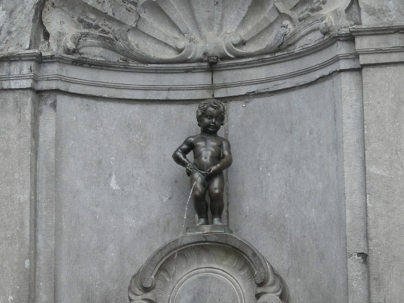 Flandern_at's tweet photo. 🎈 Herzlichen Glückwunsch zum 400. Geburtstag, liebe Manneken Pis! 🎈 https://t.co/fEbKnXNOAW