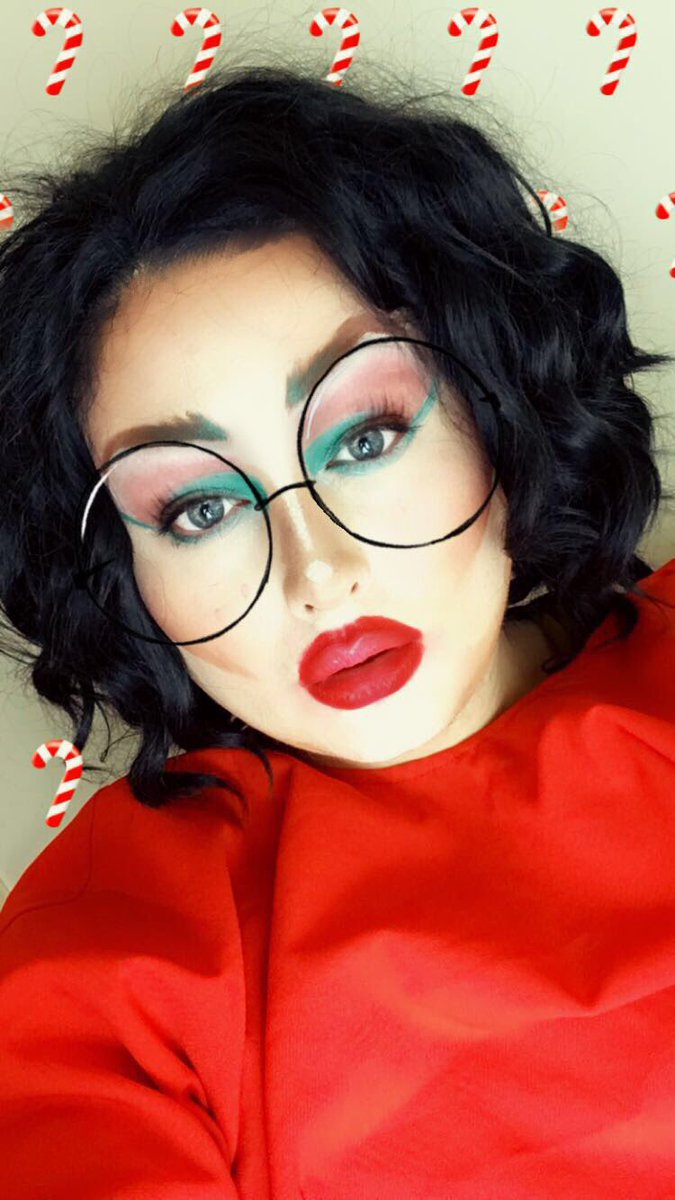 ScarletFattered's tweet photo. Merry Crisis 🤶🤶🤶 https://t.co/A4ryYA0eLi