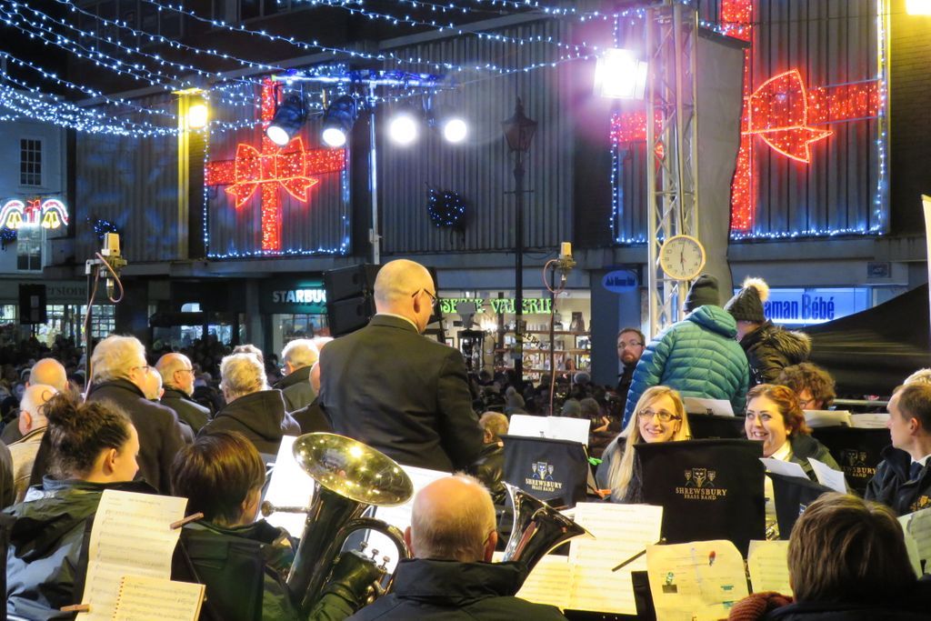 ShrewsburyTC (@shrewsburytc) on Twitter photo Come & join us this evening in #Shrewsbury for our <a href="/ShrewsburyTC/">ShrewsburyTC</a> annual Carols in the Square from 5.30pm. With <a href="/BBCShropshire/">BBC Shropshire</a>'s Eric Smith leading proceedings, music from Shrewsbury Brass Band & Shrewsbury Male Voice Choir will lead the singing. Live on air from 6.05pm until 7pm. Come & join us this evening in #Shrewsbury for our <a href="/ShrewsburyTC/">ShrewsburyTC</a> annual Carols in the Square from 5.30pm. With <a href="/BBCShropshire/">BBC Shropshire</a>'s Eric Smith leading proceedings, music from Shrewsbury Brass Band & Shrewsbury Male Voice Choir will lead the singing. Live on air from 6.05pm until 7pm.