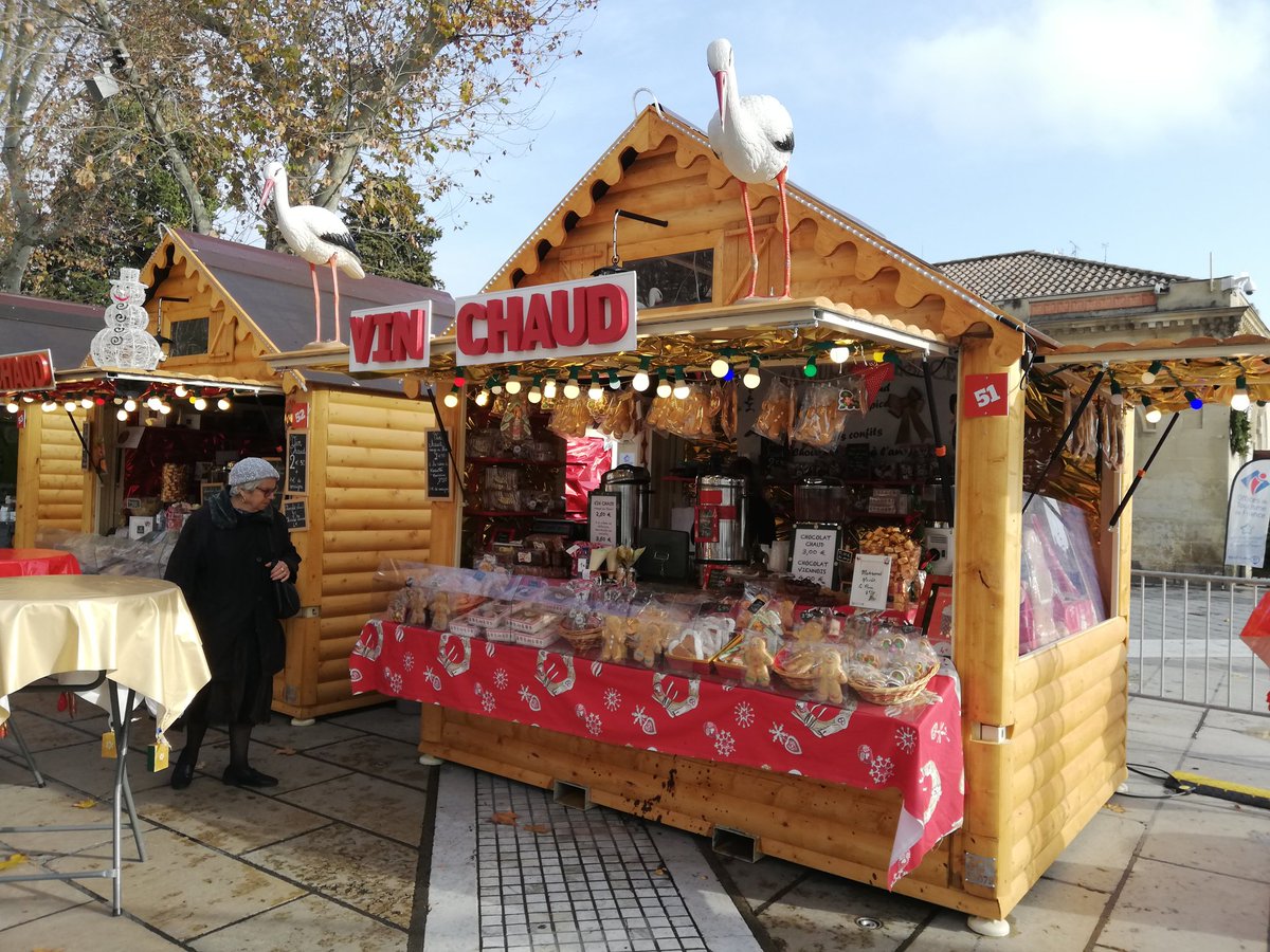 TomWattier1's tweet photo. Après avoir bien mangé, il est temps de se désaltérer un peu avec le vin chaud ! #Noel https://t.co/Z5l8ra1sKU