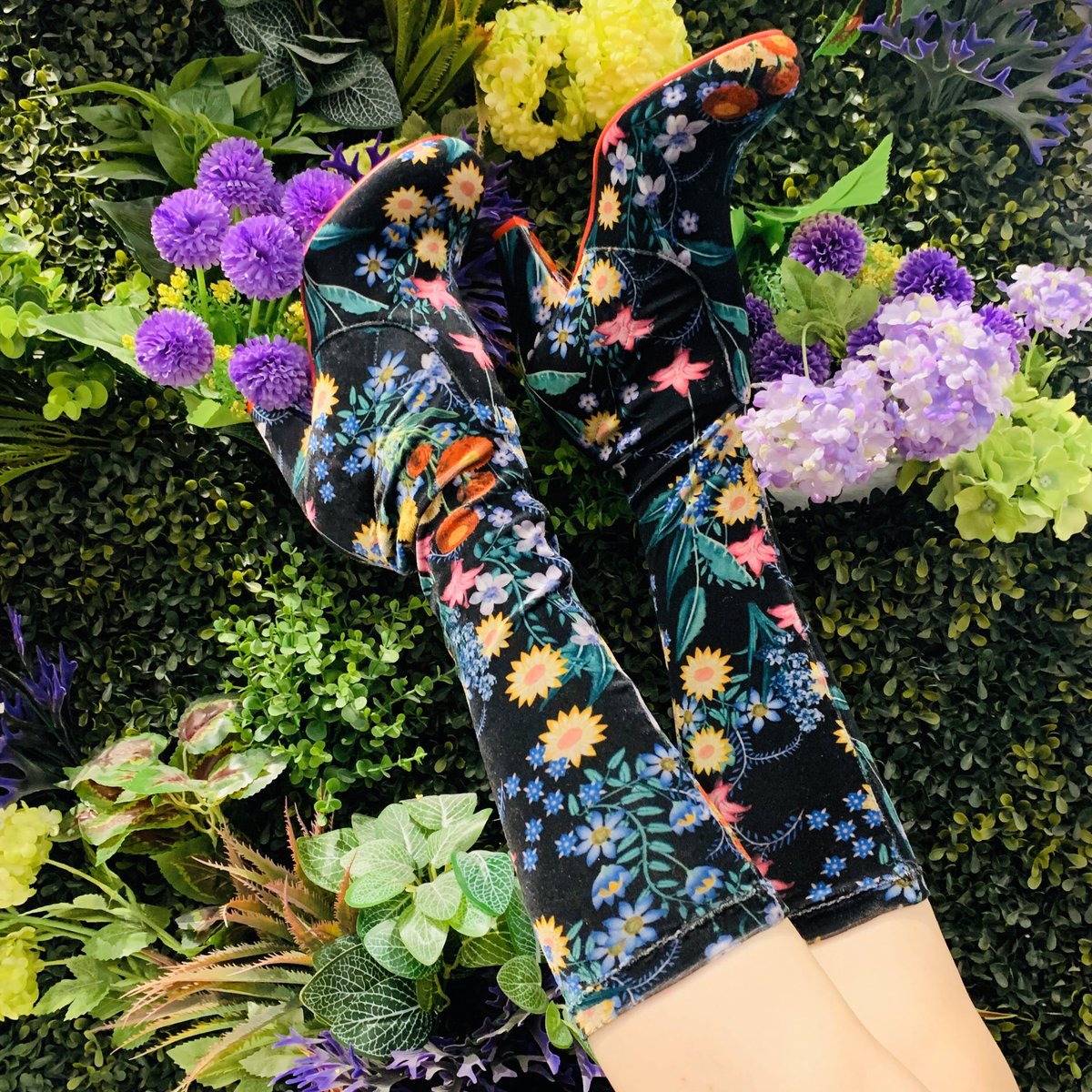 icmidlands's tweet photo. Soft, floral and velvety - meet Lavish Lucy🌹🌼⁣

Grab a pair for only £115 - available in Birmingham or Leicester. Pop in and see us or give us a call to order yours! ⁣
☎️Birmingham: 0121 616 1776 ⁣⁣⁣⁣⁣⁣⁣⁣⁣⁣⁣⁣
☎️Leicester: 0116 253 0044 ⁣⁣⁣ https://t.co/PuaVCIP47e