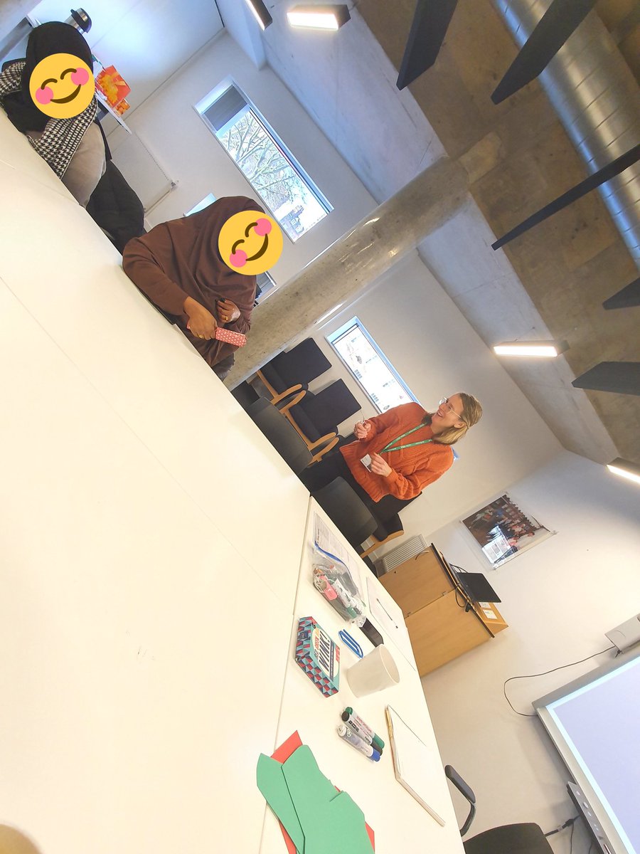 connectingcomm3's tweet photo. Continuing on our homeless Christmas lunch. Today our adult Language and Leadership students learnt about the story of Christmas! We also discovered what's inside a cracker!Great lesson by our wonderful Teacher Jane.🎄☃️ @WEAadulted #adulteducationmatters
#LanguageLearning #ESOL https://t.co/LT9QzjzTxu