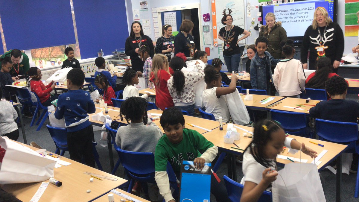 Lots of happy faces in Y3 too. <a href="/WesleyanCR/">Wesleyan Corporate Responsibility</a>