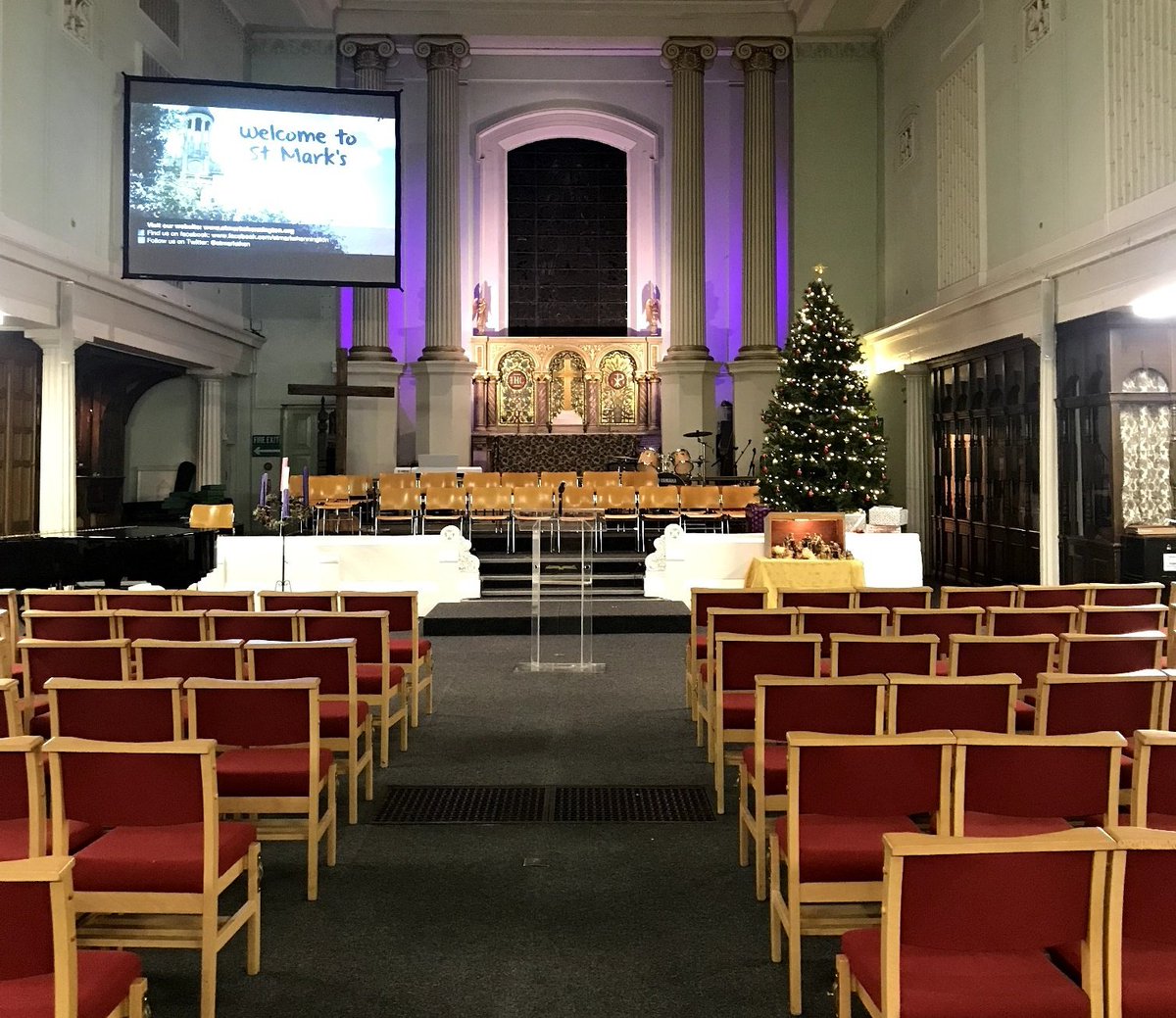 MetPoliceChoir's tweet photo. Tonight (Wednesday) we will be taking part in the Lambeth &amp; Southwark Borough's Carol Service at @stmarksken SE11 4PW

The Service will begin at 7pm and entry is FREE 

#MetChoirConcert #ChristmasConcert #CarolService #BoroughCarolService https://t.co/l0oMdtoxs3 https://t.co/JzPOrcnmeA