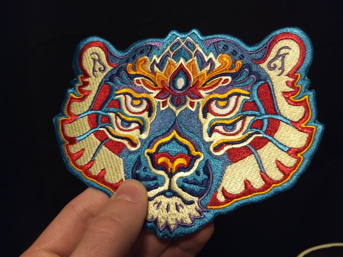 LinderwolfArt's tweet photo. recently got my patch from @ArtOfMaquenda and I can't tell you how excited I am to sew this onto something right now. :3
And best part is she has more!
#furry #furryart #art #clothing #streetwear #anthto https://t.co/BOtR66yeWH