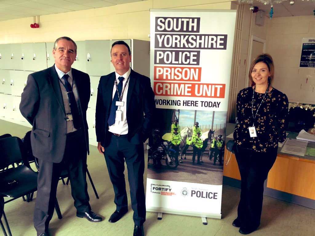 SYPFORTIFY_DON's tweet photo. #DoncasterFortify Prison Crime Unit - We’re still working across all four of the towns prisons, to stop illicit items getting in. Here’s DI Steve Smith with senior staff at @HMPLindholme talking about plans in the run up to Christmas. https://t.co/jqm8qNT0sN