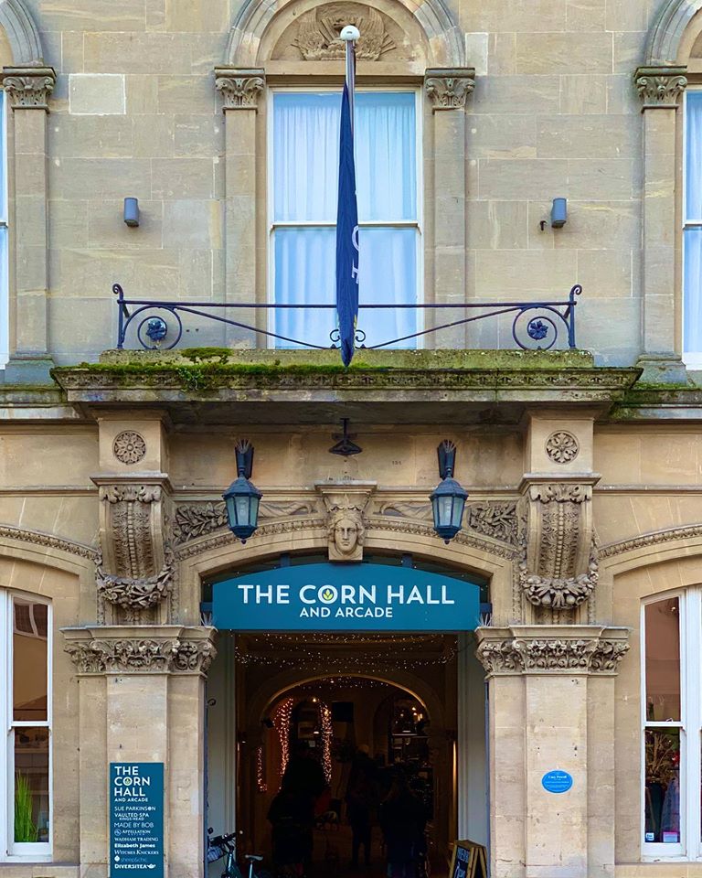 lbsEPOStills's tweet photo. Open just in time for Christmas, the Corn Hall Deli in #Cirencester is using 2 of our Pos15 #Epos screens with scanners, 1 linked to scale. Perfect for weighing their delicious products. ICRTouch @cornhalldelicirencester #cornhalldeli #cotswoldhamper @Tillsdirect https://t.co/eMpHOSkbvJ