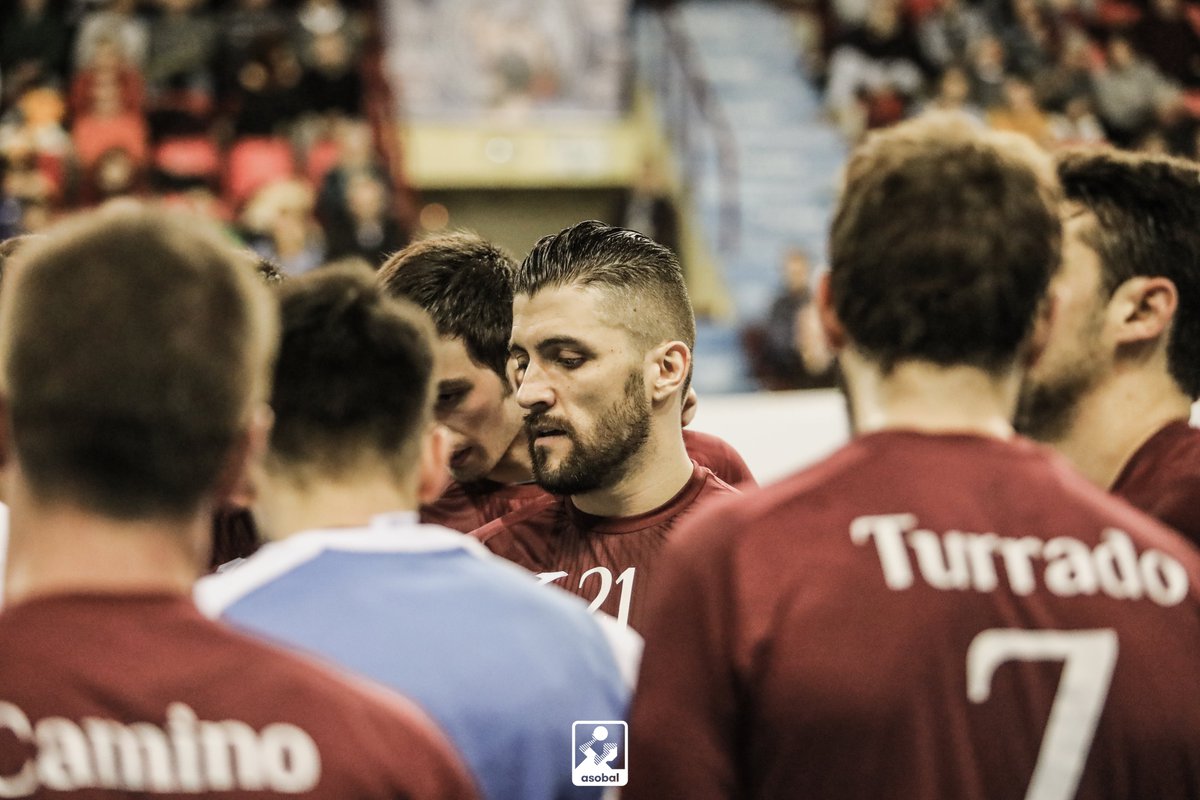 ASOBAL's tweet photo. 🧐 Los mejores momentos de la semifinal de #30CopaASOBAL @atlvalladolid ⚔️ @CDBidasoaIrun gracias al 📸objetivo de Edu Ágreda🤩

💻 https://t.co/VVMUZUeFZ5 https://t.co/uxWt7oXWou