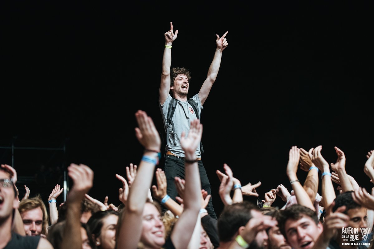 AuFoinDeLaRue's tweet photo. 💣 VOUS, DEMAIN À 12H, quand vous découvrirez les trois artistes qui rejoignent l'affiche du #festival #AFDLR 2020... 😮
©David Gallard
#musique #mayenne https://t.co/hn8Z5hnxpe