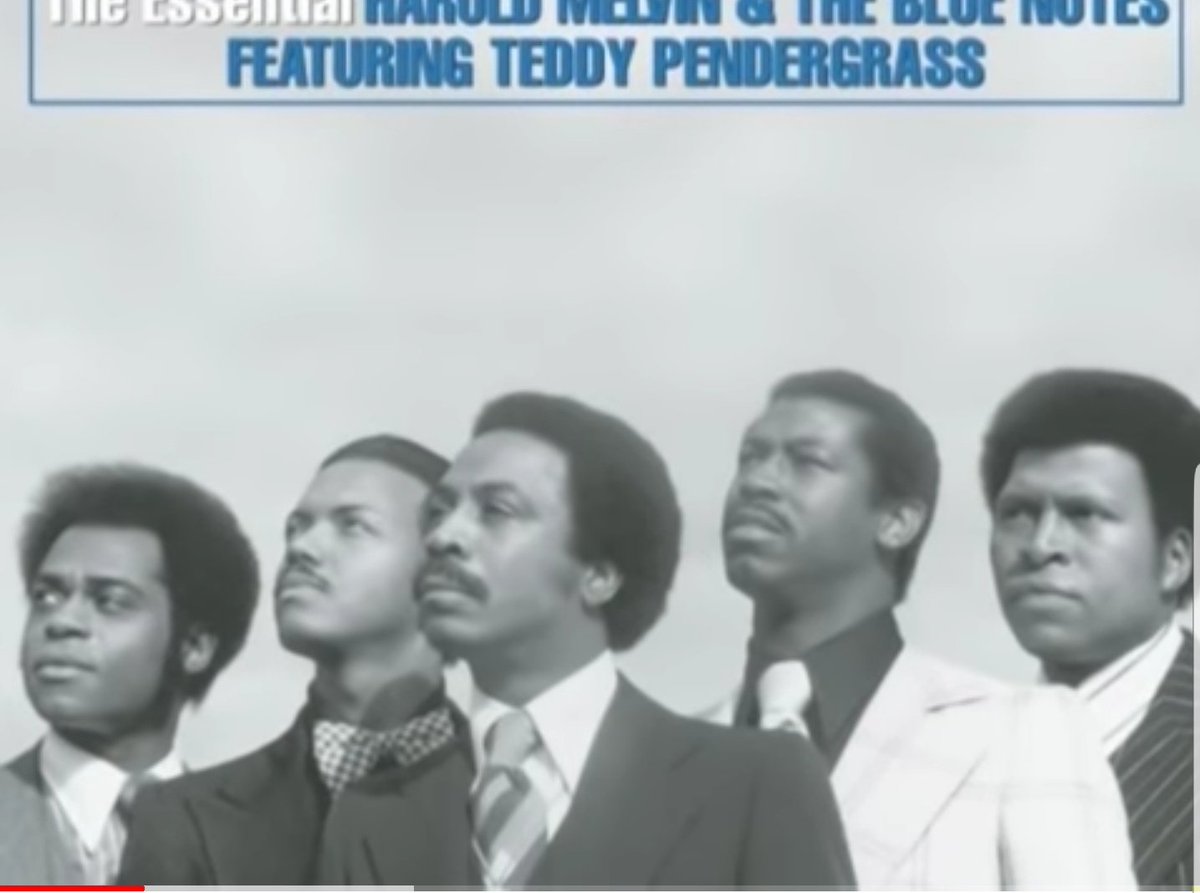 JuliusCaesarGx's tweet image. Suit and tie, suit and ribbon.When music was real, before the drama.They were ahead of their time.Lets make it #suits popular again instead of the Zuckerberg garb of jeans and tshirt like a cartoon.We are humans. #gottagetone