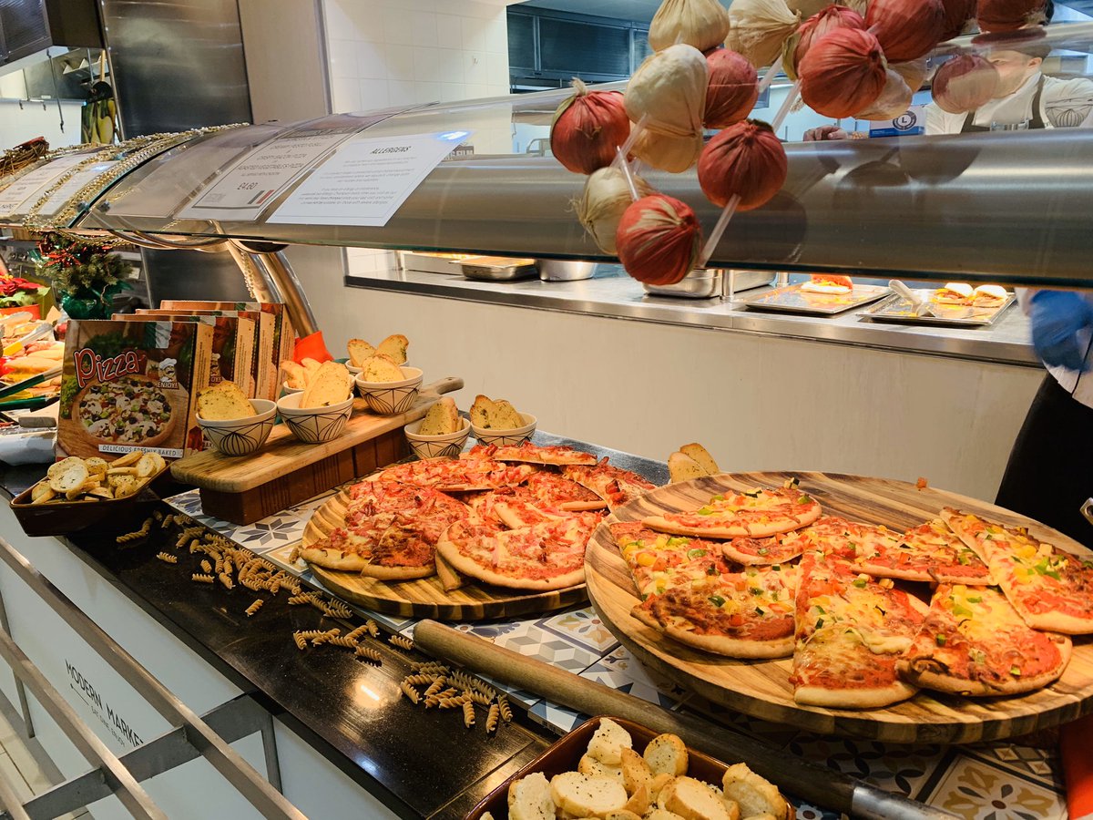 drummondfood's tweet photo. Happy Hump Day🐪 Today your favourite 1/2 Crispy Bacon Pizza &amp; 1/2 Creamy Pesto Fusilli or Turkey, Stuffing &amp; Cheese Melt Ciabatta #yummy #Xmasspirit #flavoursofitaly @CarolineBaci @neilbird1969 @JaworJim https://t.co/wRUJRH8ZhC