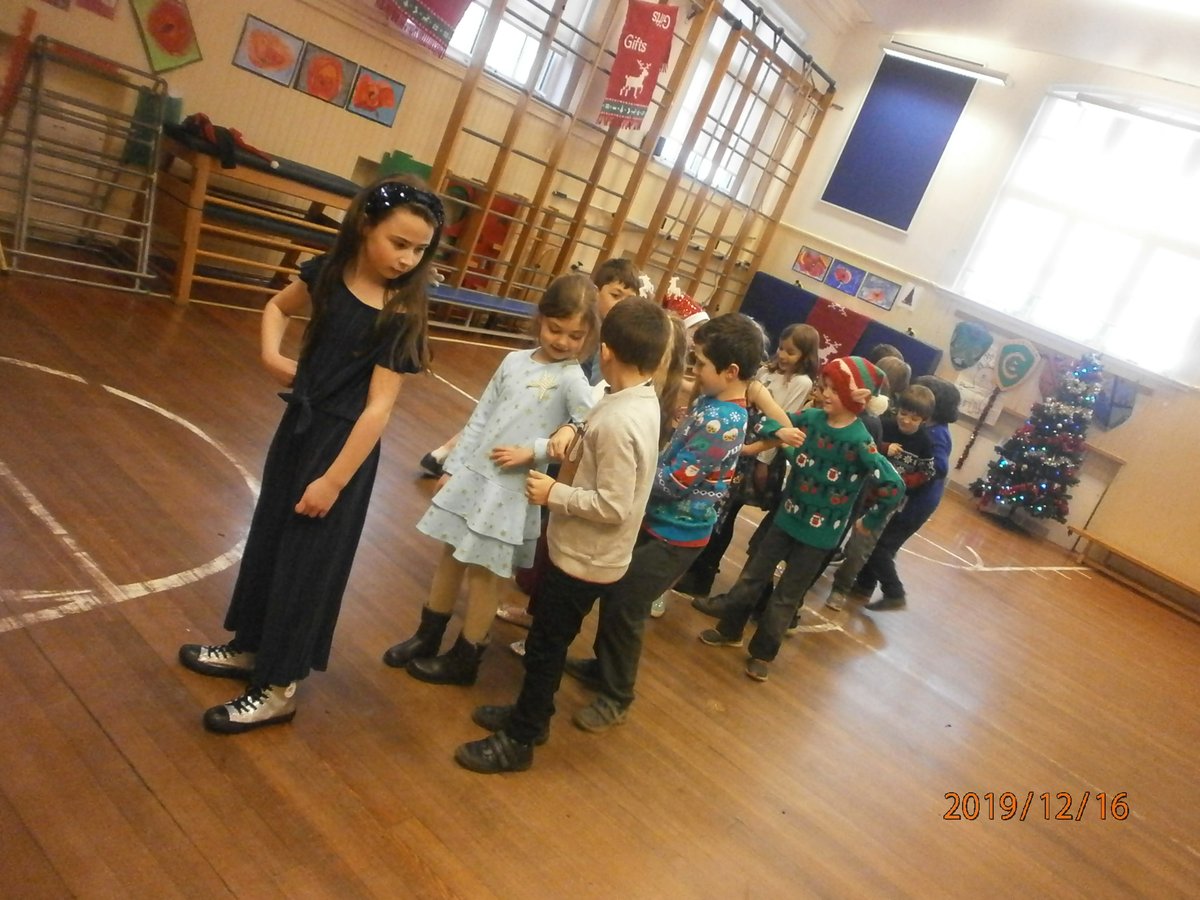 aberladyschool's tweet photo. P4 had a great time at their Christmas party on Monday. Lovely to see lots of smiling faces! #aps4 https://t.co/vBwrMunARl