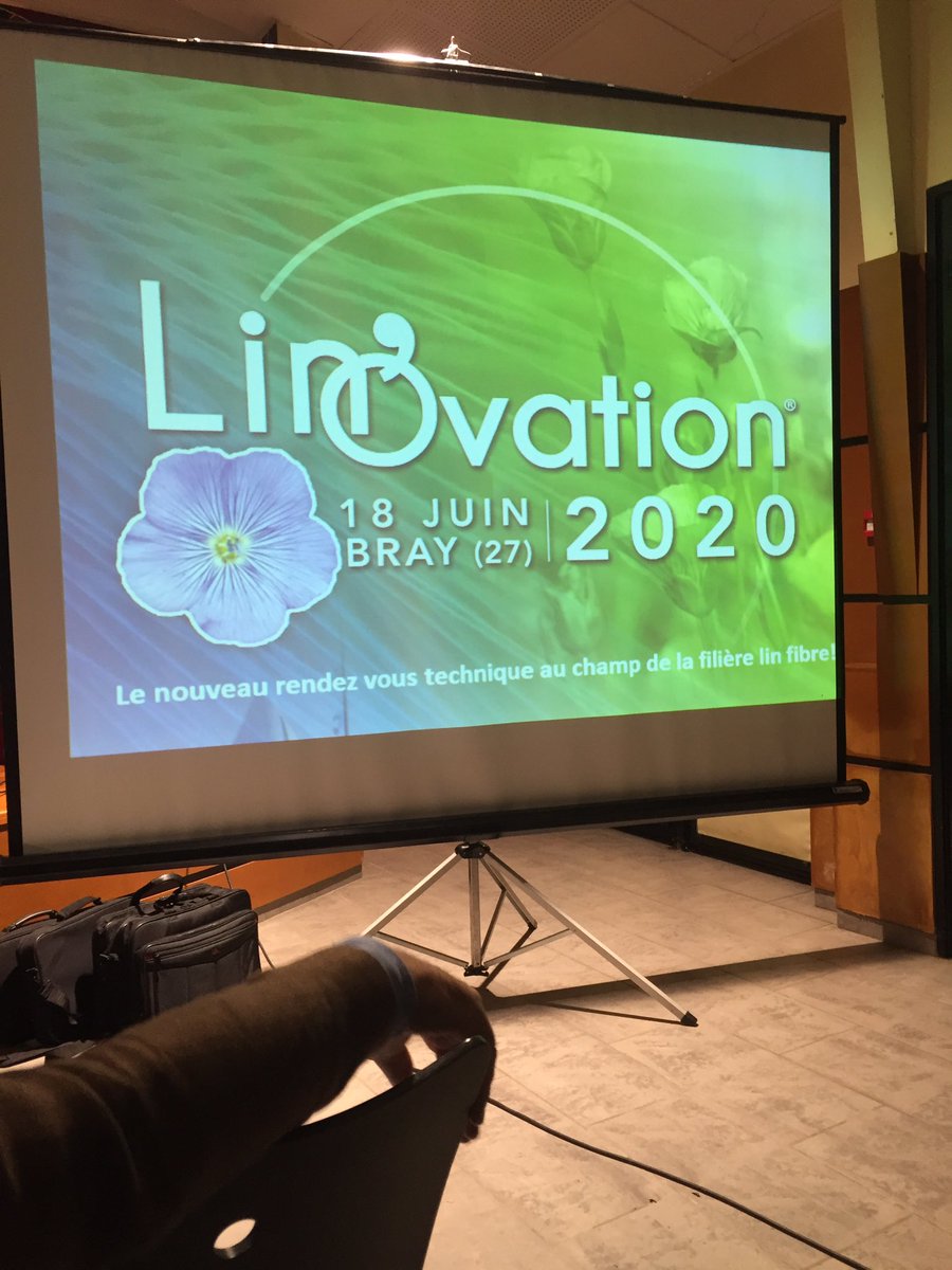 benoit_nmd's tweet photo. @YFlodrops d’@Arvalisofficiel présente l’événement de la filière #lin lors de l’assemblée générale de la coopérative liniere #CALIRA 
@Bluesy27 @Arvalisofficiel @ArvalisHdF @arvalispatho https://t.co/NV4J8MwYAS