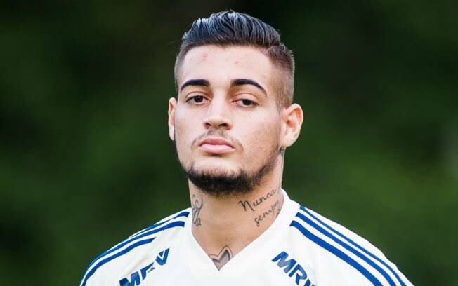 campaberto's tweet photo. O goleiro foi o Jean, reserva. Com vídeo e print publicados, espero que nem a justiça e nem os torcedores coloquem panos quentes sobre o caso.

Mas em uma realidade perversa onde até o goleiro Bruno é recompensado após sair da prisão, fica difícil acreditar que ele será punido https://t.co/NbTp9kU844