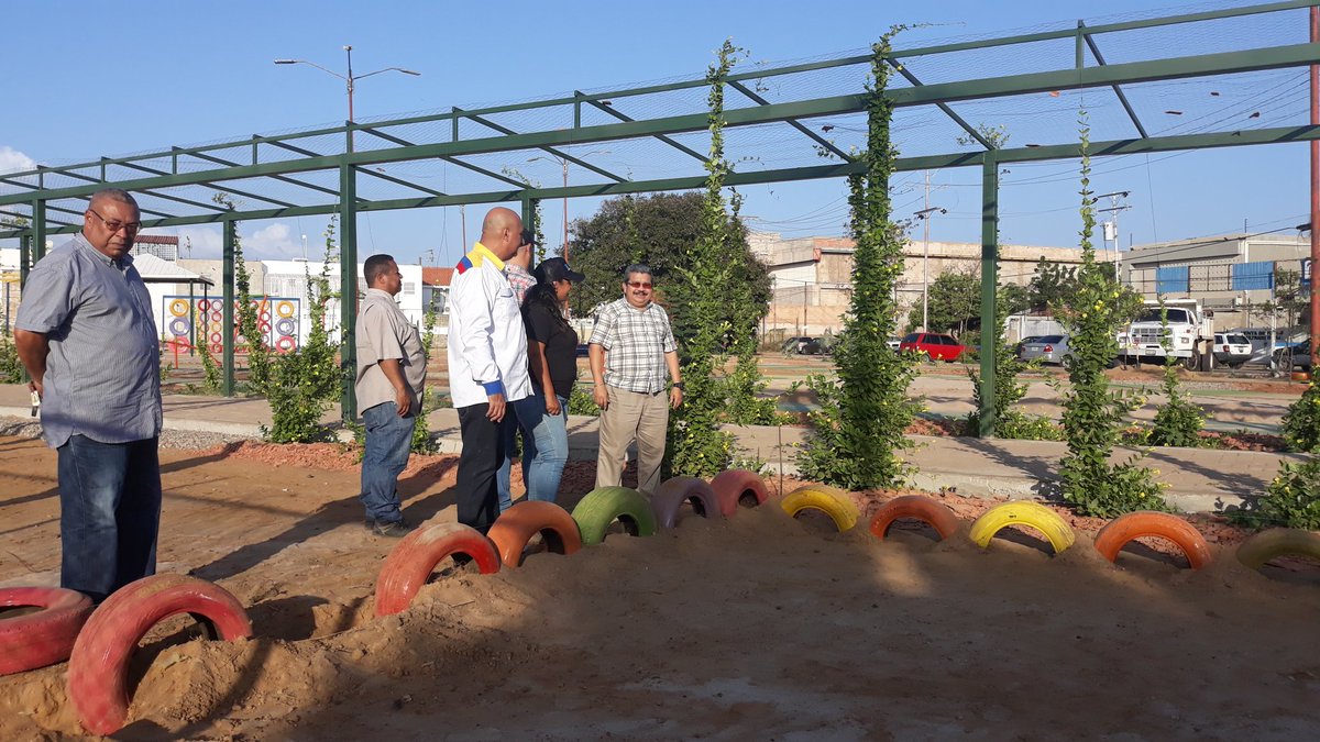 ALCALDIA DE CABIMAS/ SECRETARÍA DE SEGURIDAD CIUDADANA/ El Alcalde de Cabimas @pedrokelsem y parte de su equipo de Gobierno, supervisan los avances de la Plaza Ecológica María Lugo.