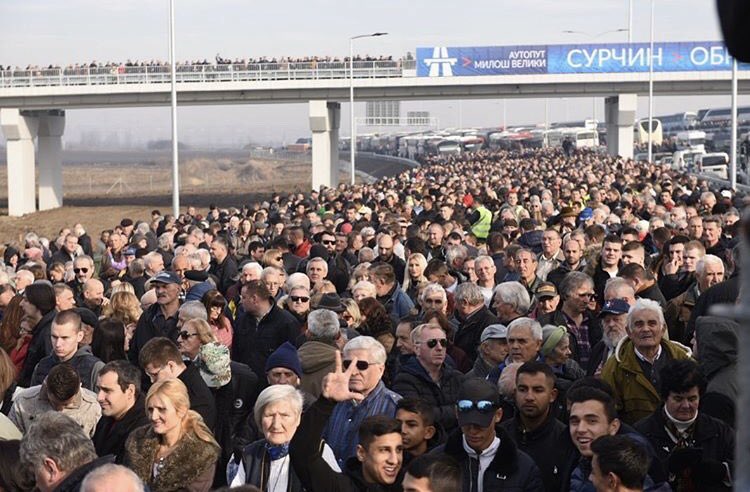 SNSDDodik's tweet image. Предсједник #Dodik присуствовао је данас заједно са предсједником #Srbija @avucic свечаном отварању дионице ауто-пута "Милош Велики" #Surčin - #Obrenovac дуге 17,6 километара чиме је комплетиран аутопут од #Beograd до #Čačak у дужини од 120 километара. 🇷🇸