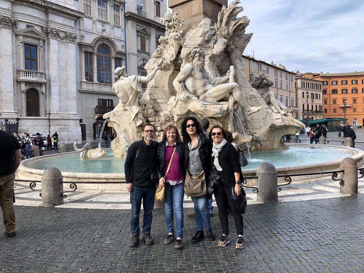 SantNicolau's tweet photo. A la plaça Navona de #Roma
https://t.co/902pgsVWHm
#profesSN #2nBTXSN #fidecurs #Batxillerat #escola #Sabadell https://t.co/b3Wh2KVgmF