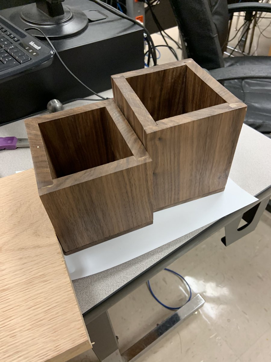 room50swartz's tweet photo. #SASHS Production Tech projects!! https://t.co/GwMDyWHthY