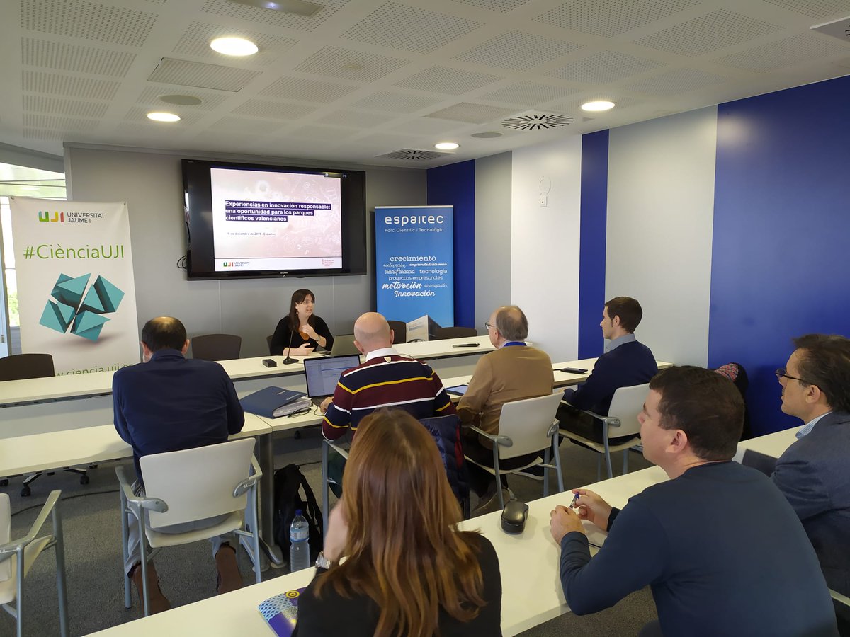 UJIuniversitat's tweet photo. «Experiències en innovació responsable; una oportunitat per als parcs científics valencians». Amb @zonalunar a @espaitec #InnovaRRI. Un projecte, finançat per la @GVAinnova. #SomUJI https://t.co/xGtwfY9448