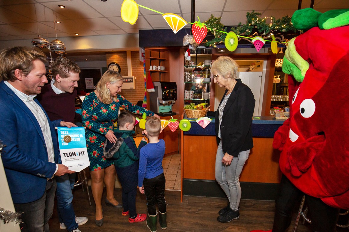 Eerste gezonde sportkantine in Achtkarspelen en Tytsjerksteradiel! <a href="/GezondeSKantine/">JOGG-Teamfit</a> <a href="/JOGGNL/">JOGG</a> nuchterovergewicht.nl/nieuws/110/eer…
