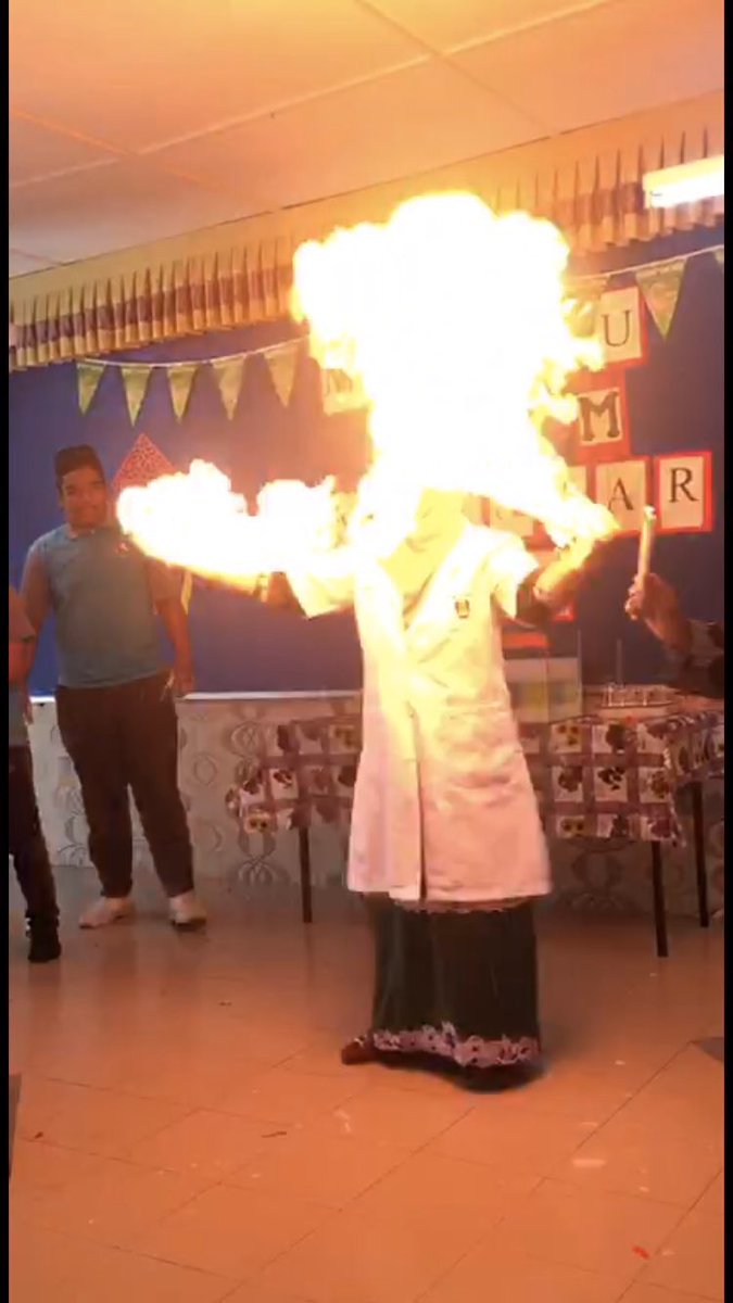 rendigrimkvlt's tweet photo. Name           : Noraisah Bakar
Age              : 56
Occupation : Firebender https://t.co/b8KTWBuKe5