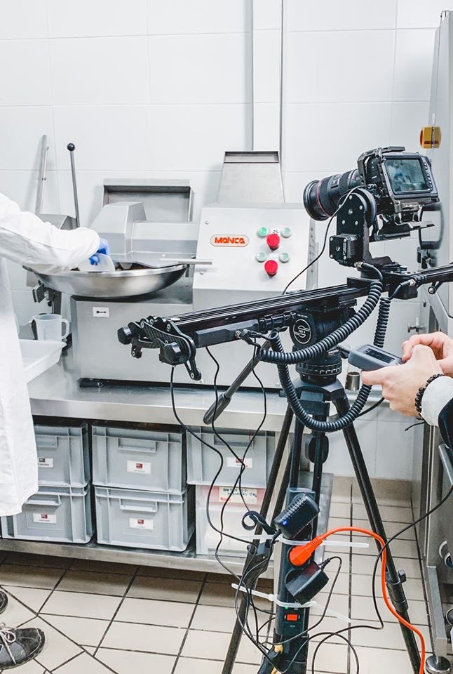 DoscadesaSL's tweet photo. 🇪🇸 Ayer estuvimos de #rodaje preparando un nuevo  #vídeo sobre uno de nuestros productos 🎥📸
¡Muy pronto os enseñaremos el resultado! 🙂

🇬🇧 Yesterday we were #filming preparing a new #video about one of our products 🎥📸
We'll show you the result soon!🙂 https://t.co/CUdfjCkt8A