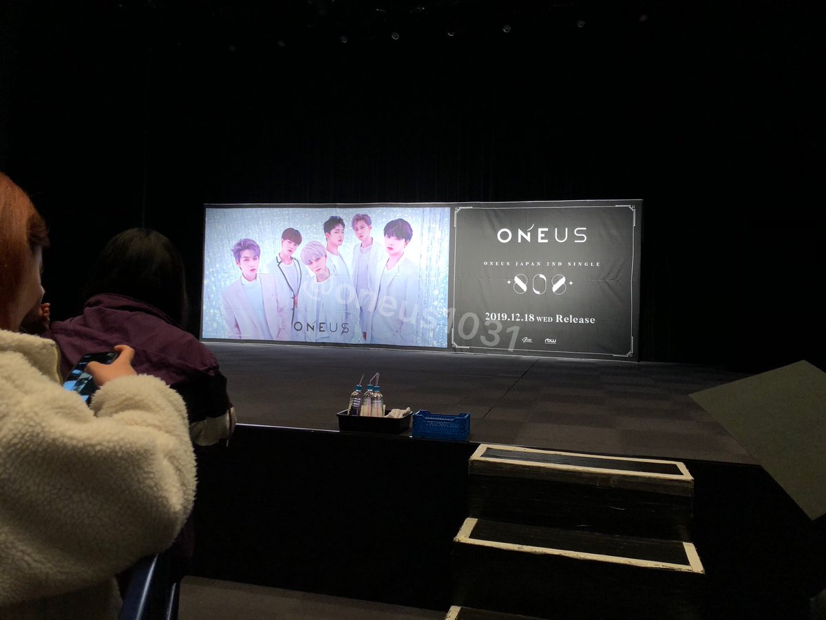 oneus1031's tweet photo. 1部も2部も最前列で最&amp;高な上にそほちゃんからのペンサ3回ほど頂きました……興奮止まりませんでした……… https://t.co/1n4clb1ems