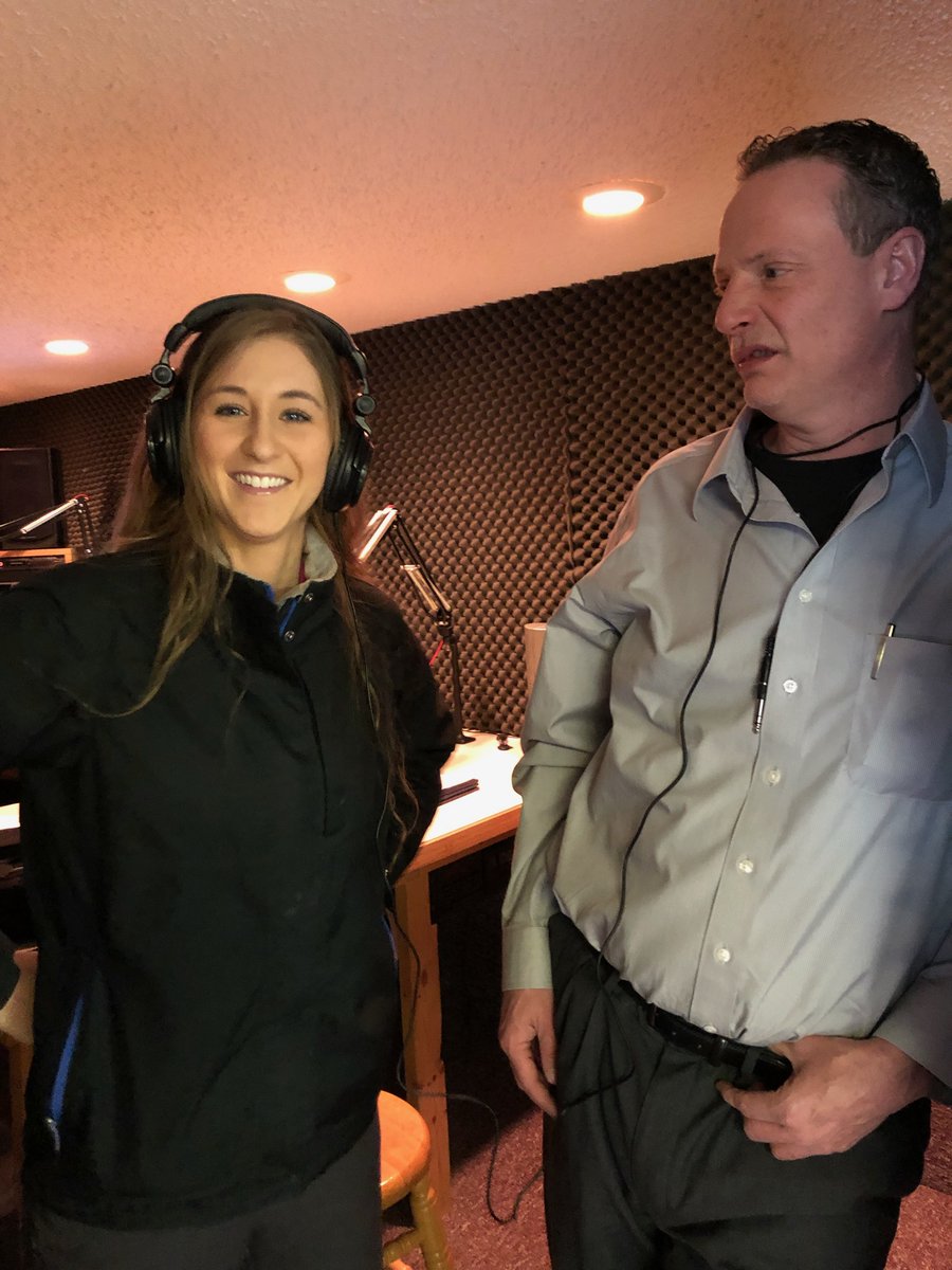 markthetexan1's tweet photo. She took my headphones 😭 #Kix965 #DJLife #DJAllDayErrDay #DJ #Music #MyLife #DJLyfe #DominateYourDay #WyomingCountry #Wy #Wyo #buffalo #buffalowy #bighornmountainradio #RadioPersonality #Raidio #radioshow #radioshowhost https://t.co/l2p03pqzUa